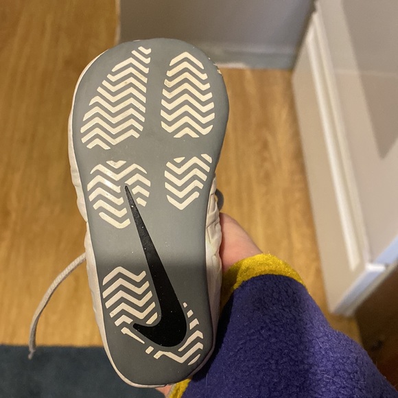 Babies Nikes - Picture 5 of 6